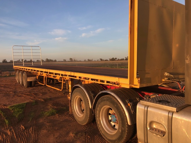 Freighter Flat Top 45' Road Train Lead