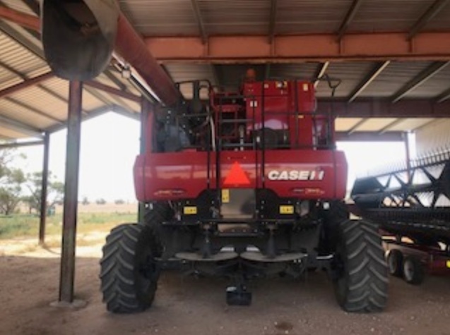2014 Case IH 6140 AFM Header with Case 3152 40Ft Front