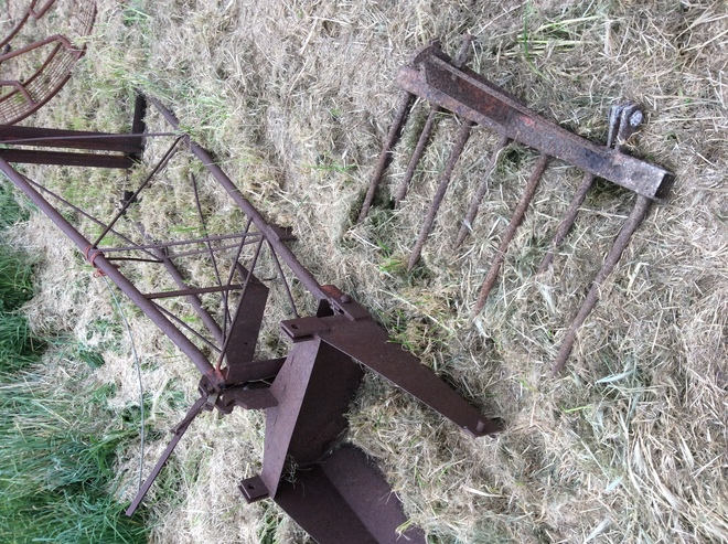 Under Auction - 3PL Loader & Buckrake - 2% + GST Buyers Premium On All Lots 