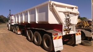 2000 3 ST Haulmark side tipper