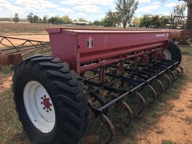International 511 24 Row Combine