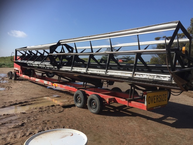 36' 960 Macdon Front