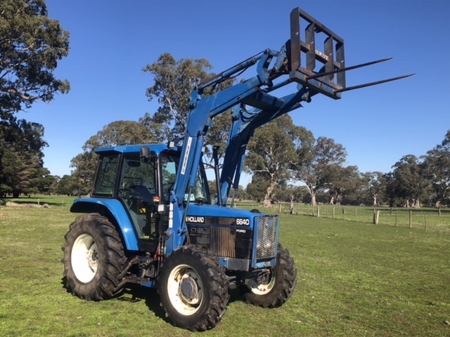 New Holland 6640 Tractor FEL