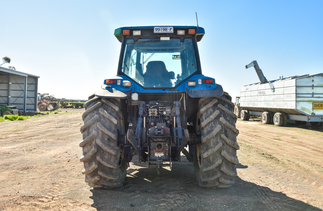 Ford 8670 FWA Tractor  on All Lots