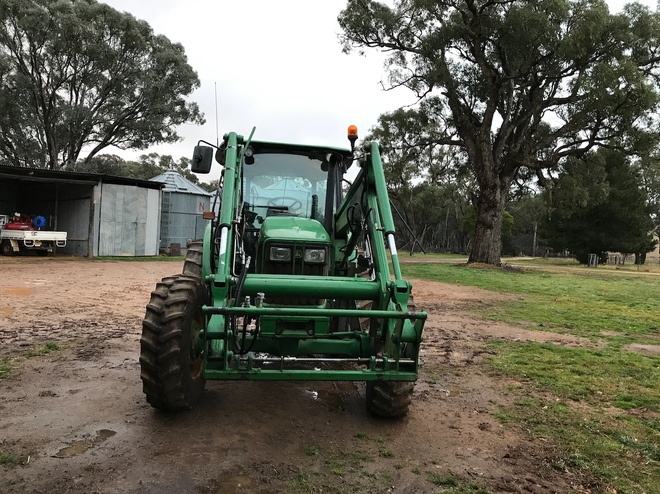 2014 John Deere 5093EN Tractor with JD562 Loader
