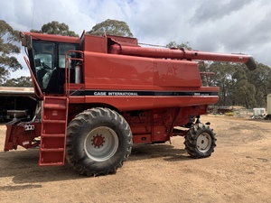 Case 1688 Header with 1010 Front