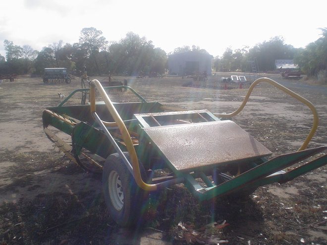 Scorpion Round Bale Feed Out Machine