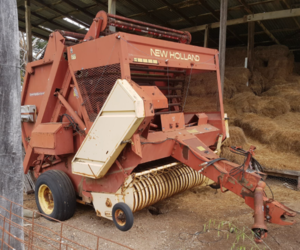 New Holland 851 Baler
