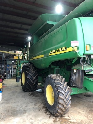 John Deere 9650 STS with 936 D Front