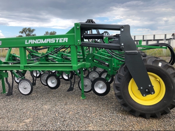 Gessner 12M Landmaster 