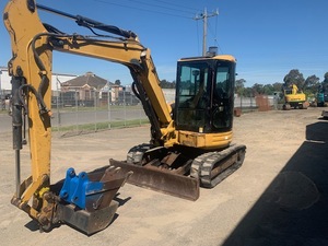 CAT 305 EXCAVATOR