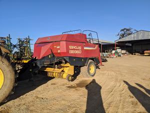   New Holland BB960 4 x 3 Square Baler