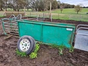 Thornton Portable Sheep Yards with 3 Way Draft