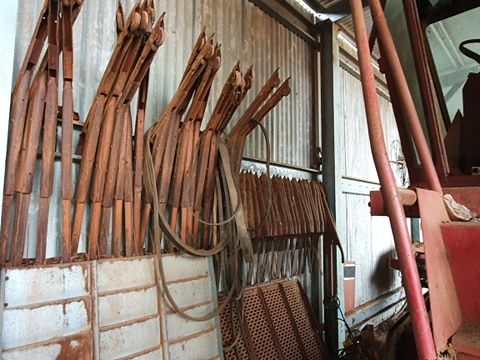 Crop Lifters to suit 725 International