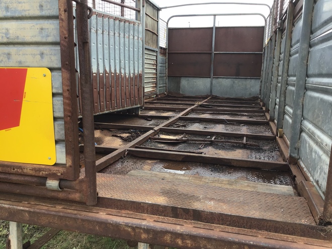 Acco 2150B Stock Truck with Removable Crate.
