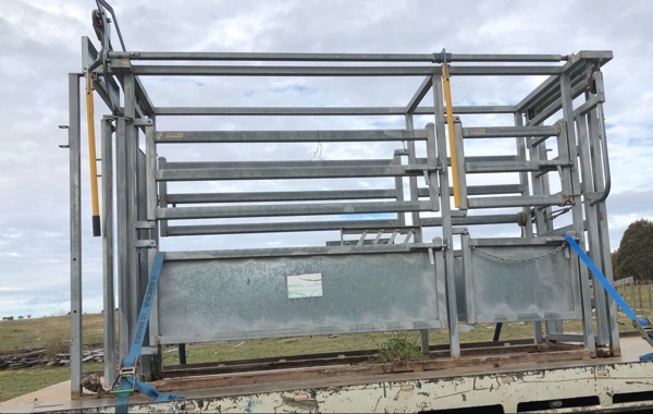  cow catcher -vet crush 