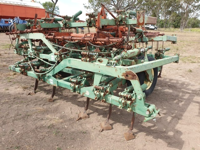 Chamberlain Green 300 Series Scarifier - 2% + GST Buyers Premium on all Lots