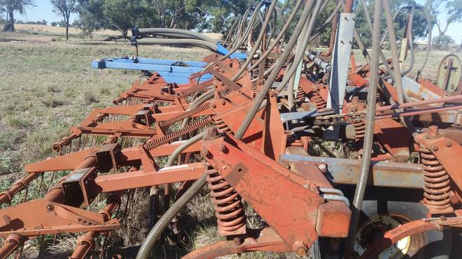 40 Foot Frigstad chisel plough. Keech points.