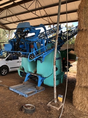 Berthound Elyte 1600 24m x 1600L 3PL Sprayer