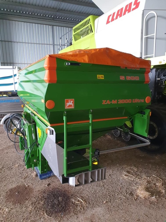 Amazone 4200lt with scales