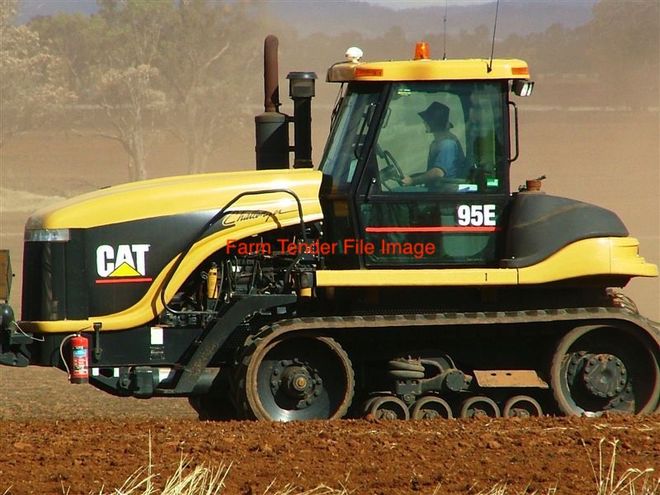 Cat 95E tractor