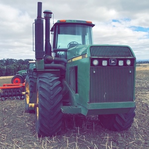 John Deere 8560