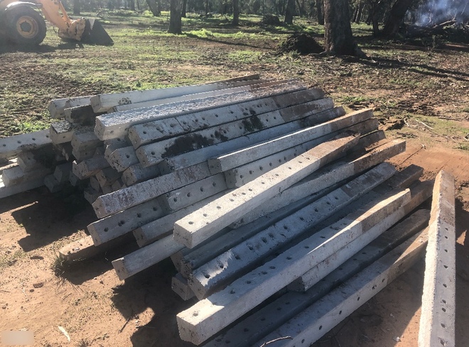 450 x Concrete Posts with accessories