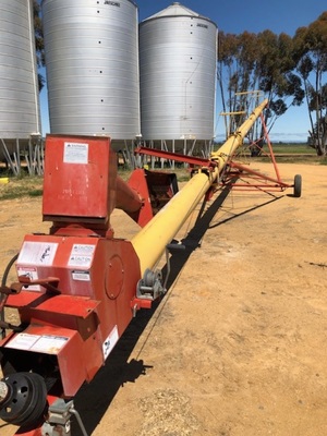 Westfied MK 100-71 Swing-Away Auger