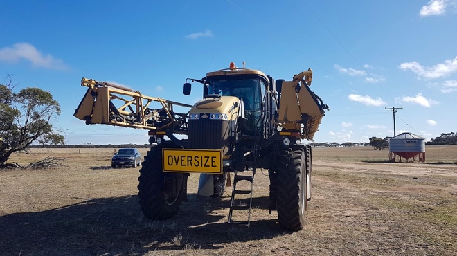 2012 Rogator 1300B Self Propelled Sprayer