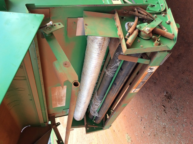 John Deere 535 Round baler