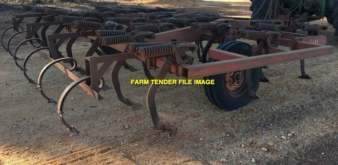 WANTED International 2-11 Scarifier