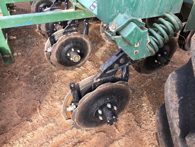 24 twin disc units to suit John Shearer Direct Drill