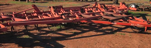 - Cultivator Heston 2210 38ft - 2% Buyers Premium on all Lots