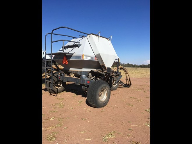 9m ABATI Disc Planter with 1330 Flexi Coil Air Cart