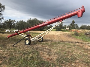 Farm King 13 x 36 Auger  Capacity in excess of 200 metric tons per hour