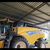 2009 New Holland 9070 Header