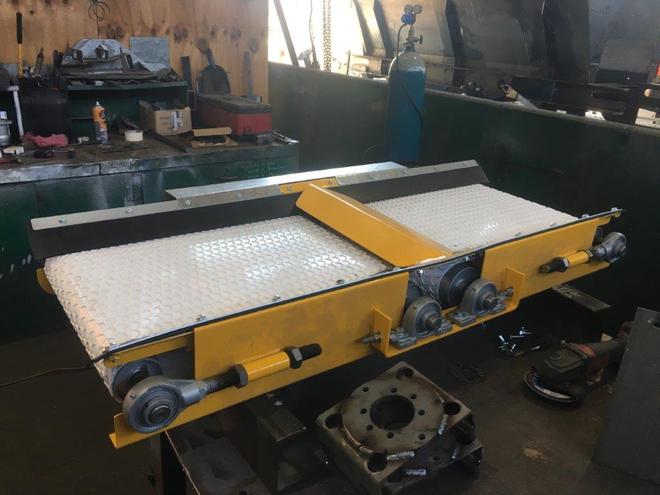 SOLD -  Conveyor Dual Delivery Conveyors 1700 OA x 500 Hydraulic Drive for Orchard or Vineyards. 2 % Buyers Premium on All Lots