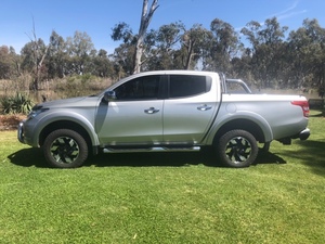 2016 Mitsubishi Triton Exceed silver