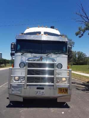 Kenworth k104