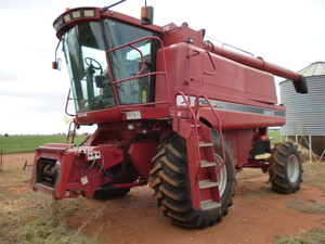 Case 2166 4WD Header