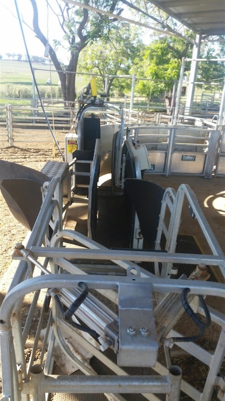 Under Auction - (A147) - 2015 Gallagher Pneumatic Auto Drafter & Handler 