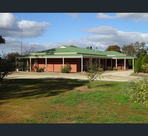 LARGE SCALE IRRIGATION – CROPPING – FODDER – GRAZING 963 ACRES (390 HA) – 5 TITLES. To Be Auctioned Friday 26th June 11am Onsite