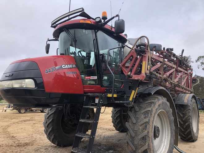 Case IH 4430 Patriot Sprayer 2015  with AIM  Command pro