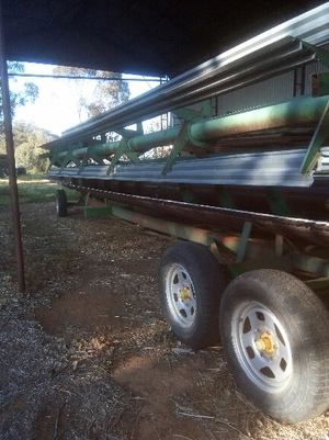 John Deere Titan II 7720 Header with 24ft Front
