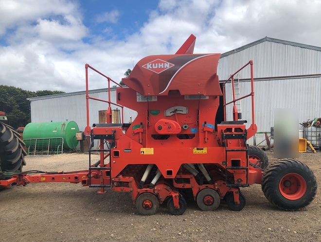2014 KUHN SDE 3000 Seeder
