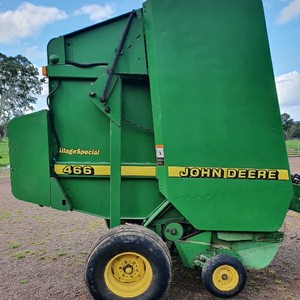 John Deere 466 Baler