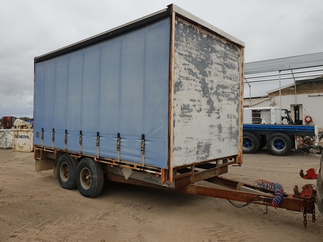 Curtainsider Dog Trailer