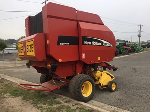 NEW HOLLAND BR 750 ROUND BALER