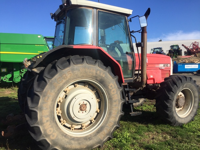 MASSEY FERGUSON 8110 TRACTOR