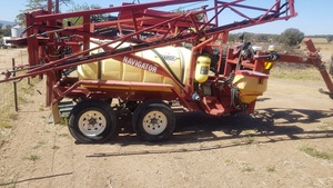 Hardi 2000litre 18metre Gooseneck Boomspray